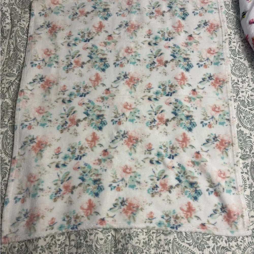 Plush Kids Blanket - Pink, White & Floral Set